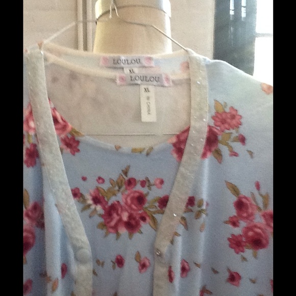 Sweet twin set, XL , beaded detailing, snap front. - Picture 3 of 4